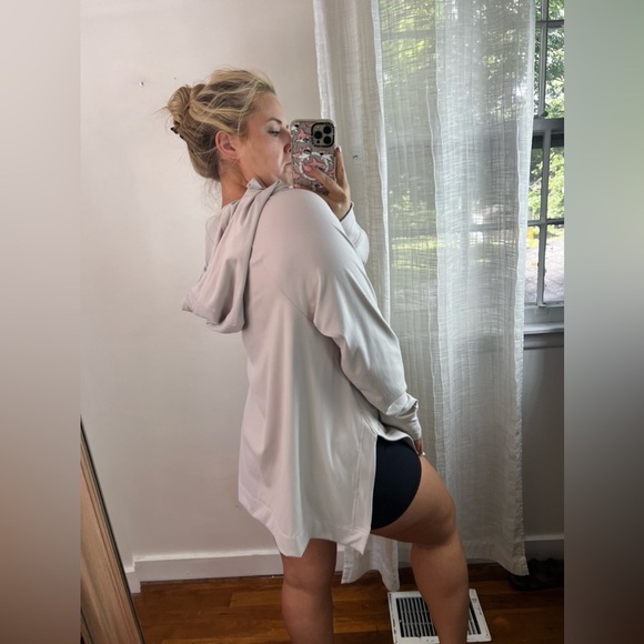 ATHLETA ABALONE GRAY GLACIER HANDKERCHIEF PONCHO small - Picture 10 of 14